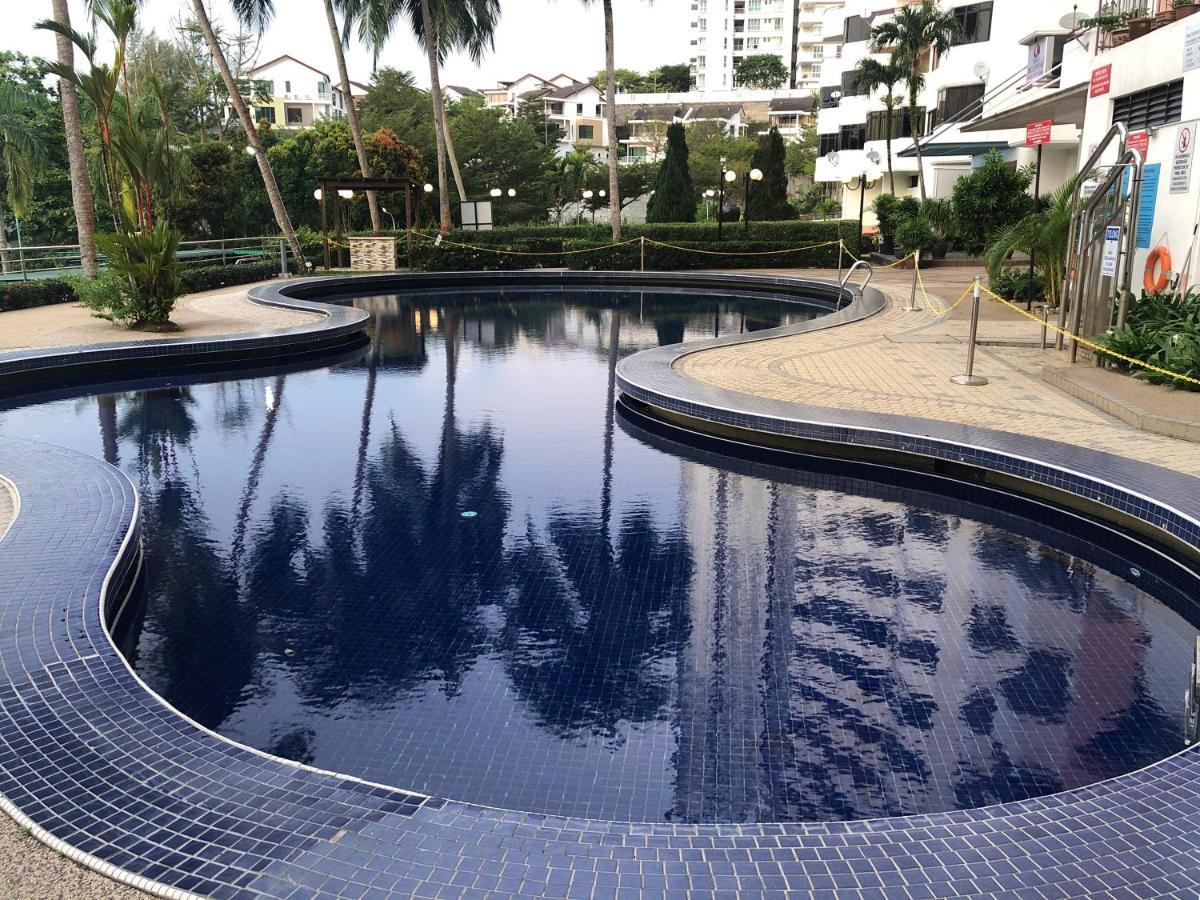Beach Resort 7 Home Stay Sri Sayang Apartment Batu Ferringhi 3Bedroom Extérieur photo