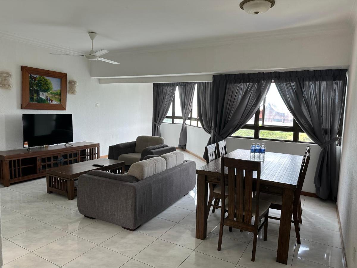 Beach Resort 7 Home Stay Sri Sayang Apartment Batu Ferringhi 3Bedroom Extérieur photo